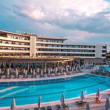 Хотел Aqua Paradise & Aqua Park