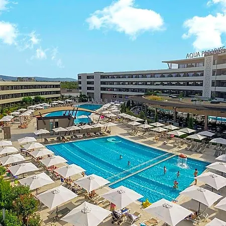 Aqua Paradise & Aqua Park Hotel
