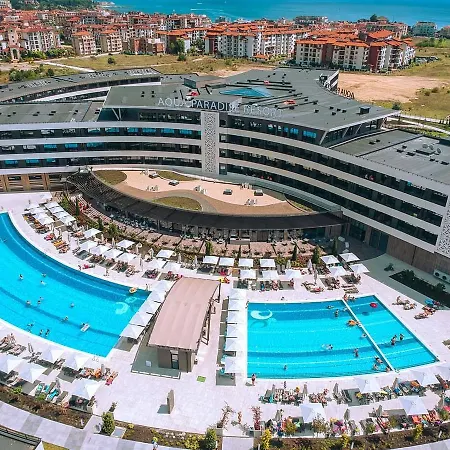 Готель Aqua Paradise & Aqua Park 4*