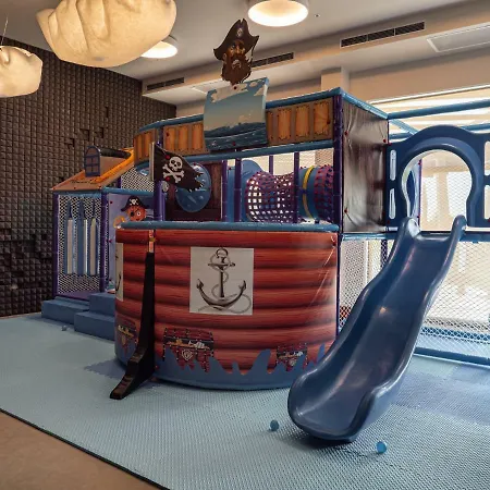 Aqua Paradise & Aqua Park ネセバル