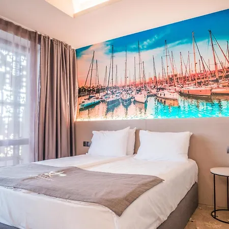 Hotel Aqua Paradise & Aqua Park 4*